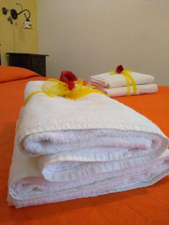 Casale Hibiscus Villa Santa Maria Del Focallo Kültér fotó